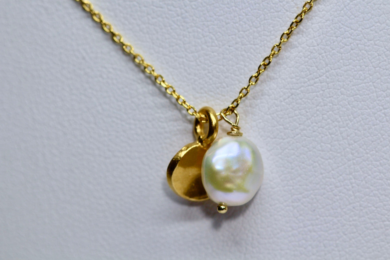 Hammered Disc Pearl Necklace