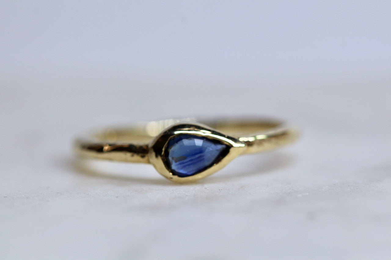 Unique 14K Yellow Gold Sapphire Ring